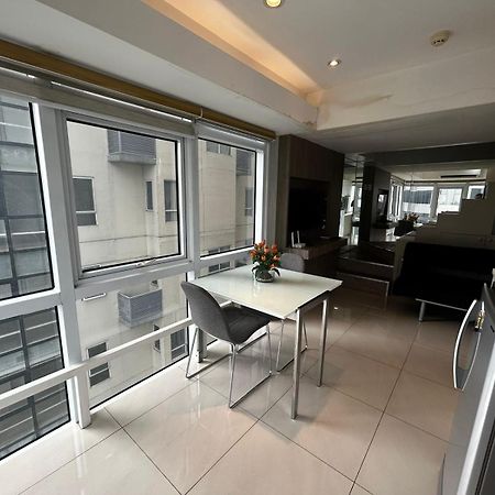 Oasis Regency @ Fort Victoria Bgc Taguig Exterior foto