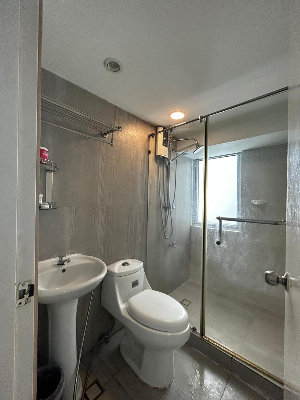 Oasis Regency @ Fort Victoria Bgc Taguig Exterior foto