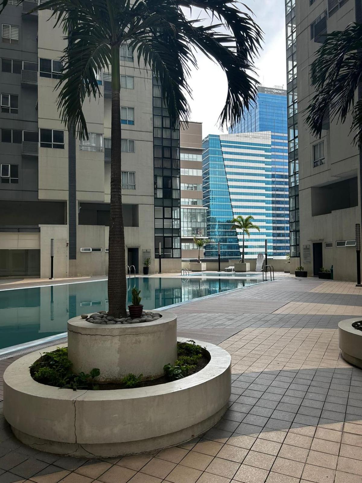 Oasis Regency @ Fort Victoria Bgc Taguig Exterior foto