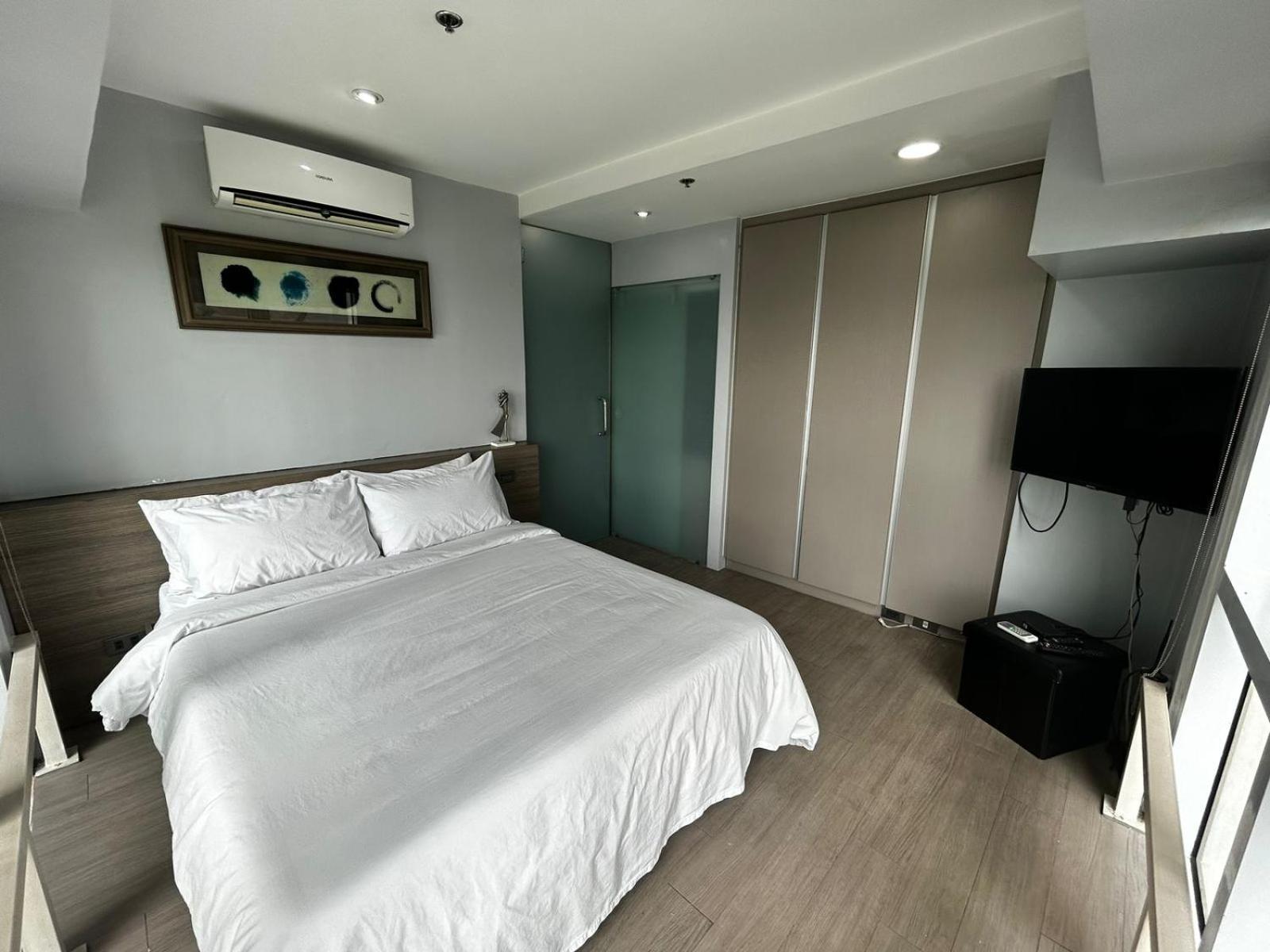 Oasis Regency @ Fort Victoria Bgc Taguig Exterior foto