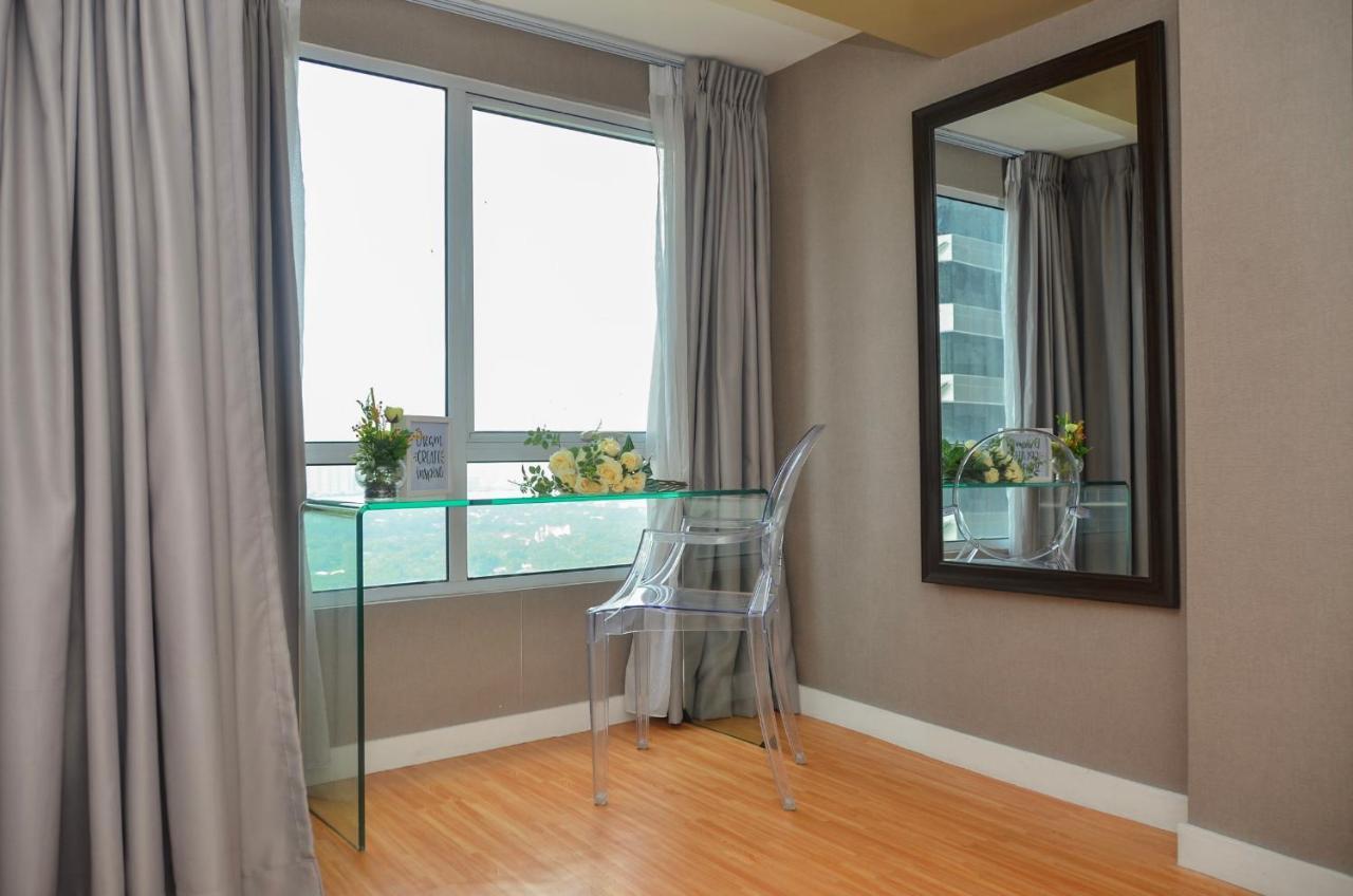 Oasis Regency @ Fort Victoria Bgc Taguig Exterior foto