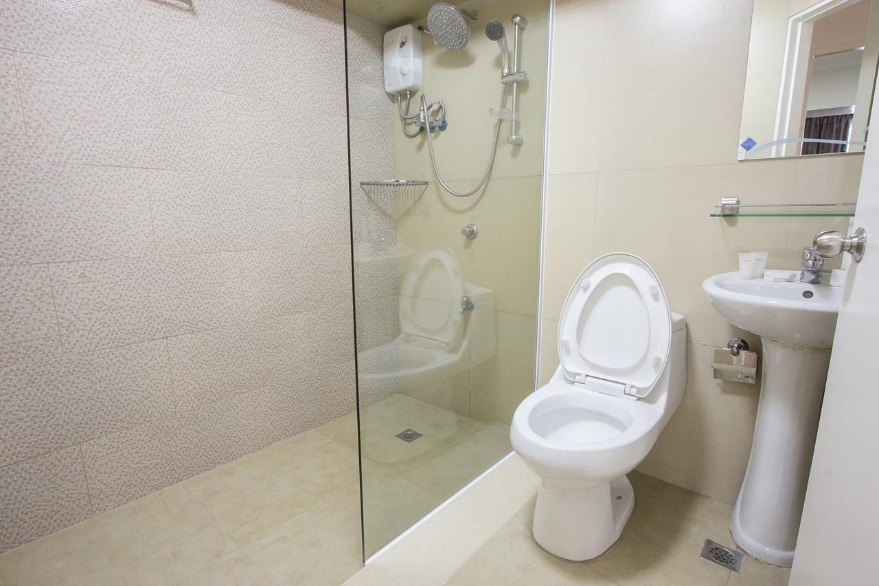 Oasis Regency @ Fort Victoria Bgc Taguig Exterior foto