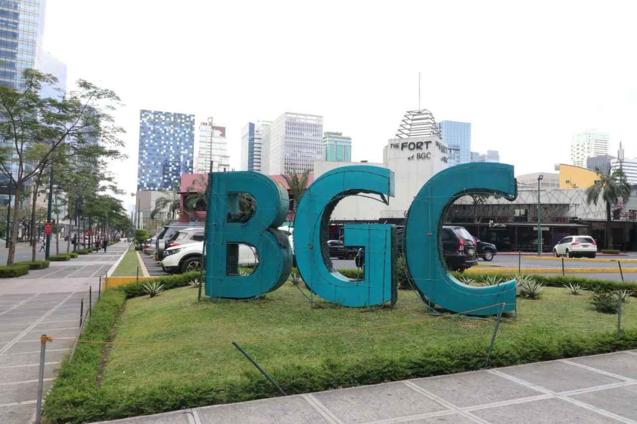 Oasis Regency @ Fort Victoria Bgc Taguig Exterior foto