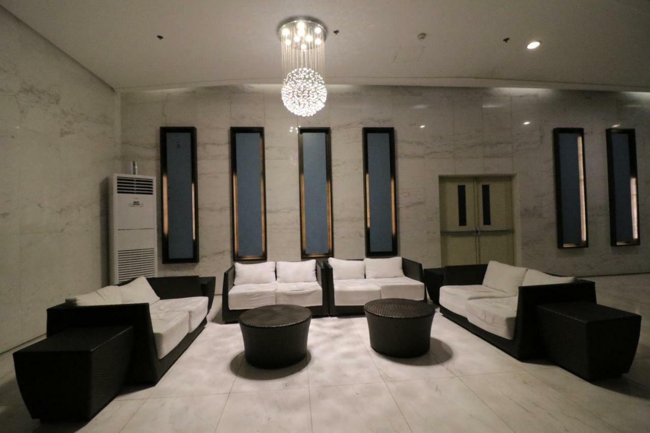 Oasis Regency @ Fort Victoria Bgc Taguig Exterior foto